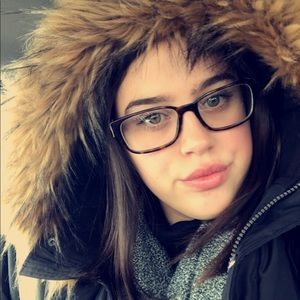 Meet your Posher, Elana